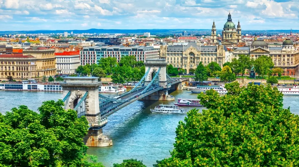bigstock-Chain-bridge-on-Danube-river-i-167977469-e1505135849748-990x556
